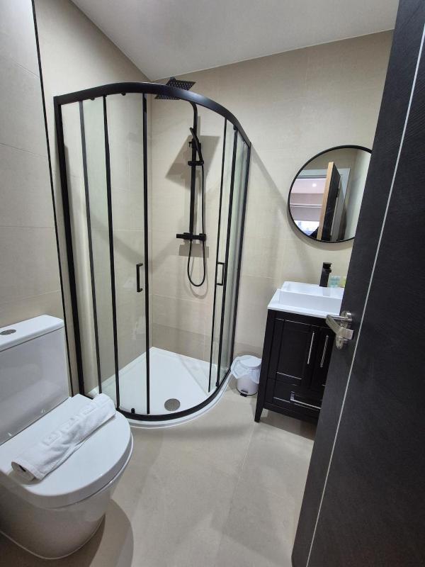 #22 Lux & Stylish 2 bed 2 bath Apart w balcony  11 - image 18