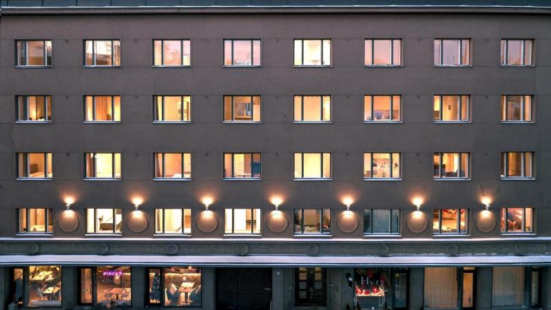 Family & Friends Suite Near old town - image 9