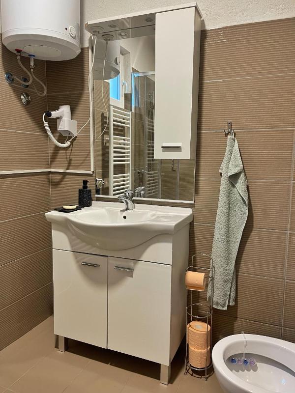 Two-Bedroom House image 2