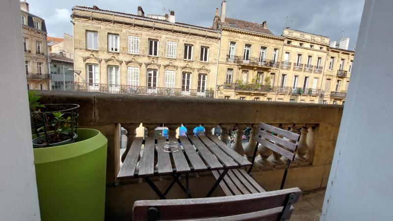 Apartment with Shower image 3