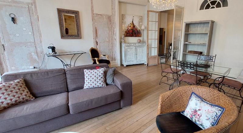 Apartment with Shower image 1