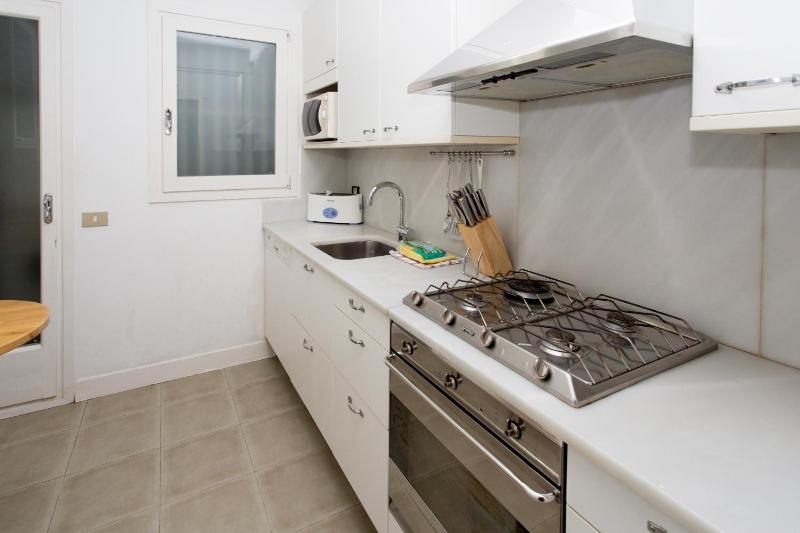 Letsgo Camp Nou Apartment - image 2