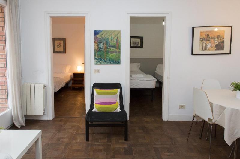 Letsgo Camp Nou Apartment - image 7