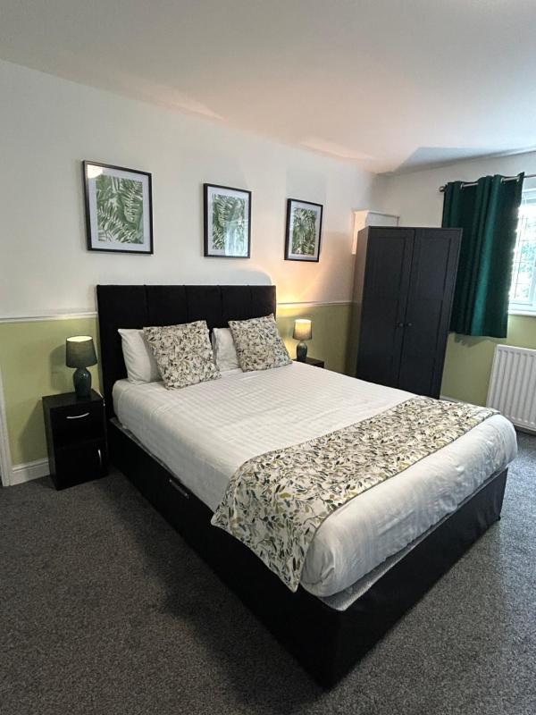 King Room with Garden View image 1