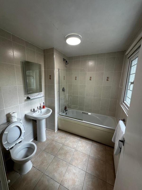 Single Room image 4