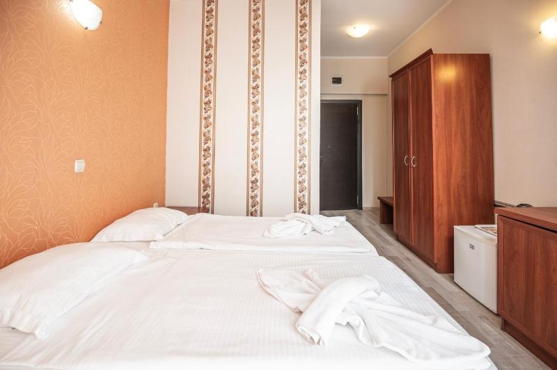 Economy Double or Twin Room image 4