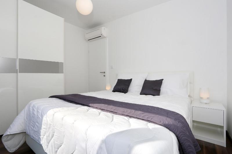Deluxe Apartment image 2