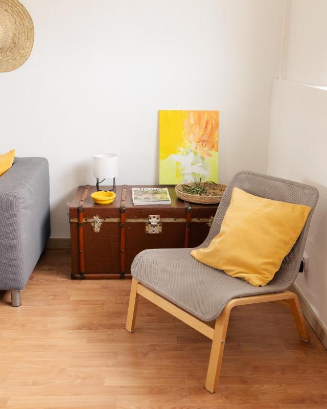 One-Bedroom Apartment image 2