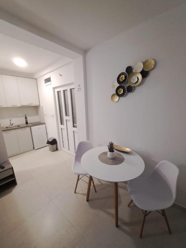 Kustudic Apartments - image 8