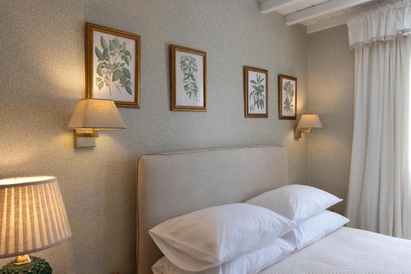 Standard Twin Room image 1