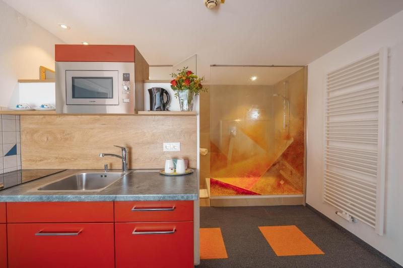 Basic Triple Room image 1