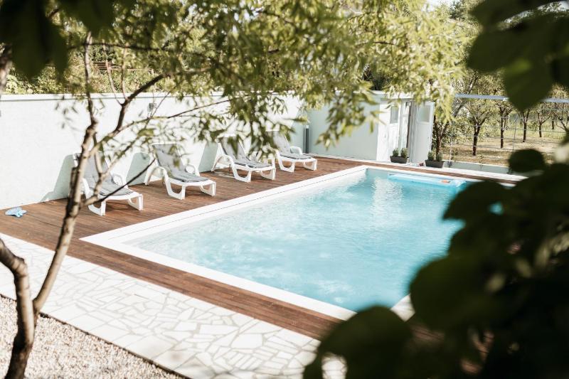 Almond Buna PoolHouse - image 1