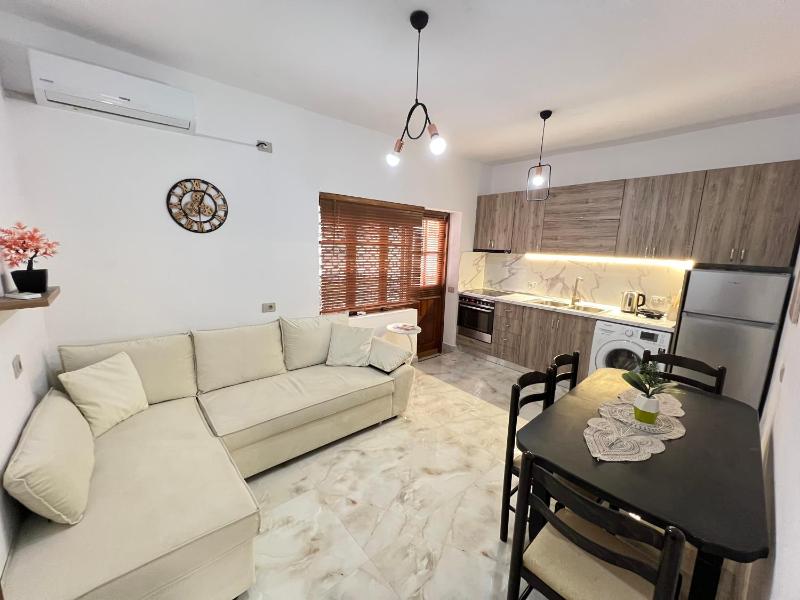 Vlora Guest House - image 1