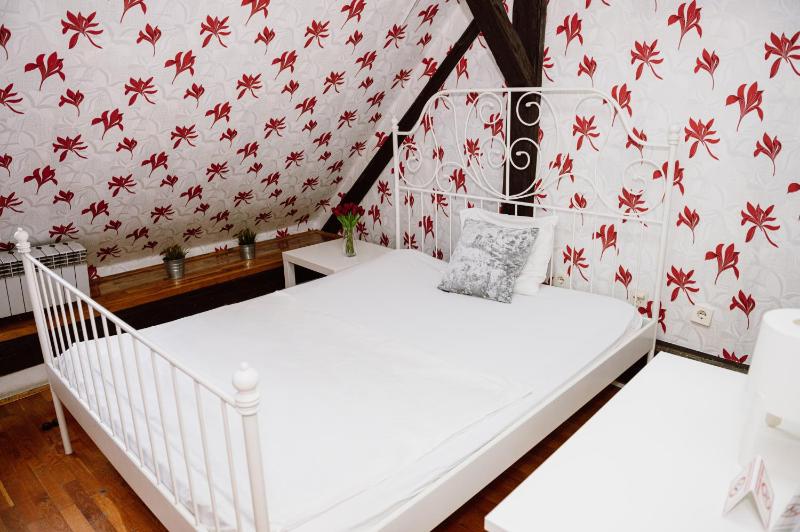 Single Bed in 4-Bed Dormitory Room image 1