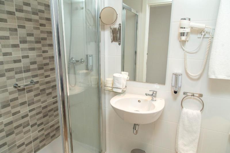 Hotel BESTPRICE Gracia - image 12