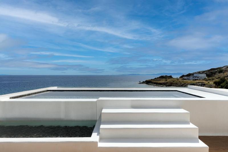 Infinity Suite with Private Plunge Pool  image 1