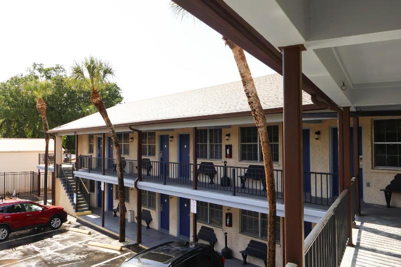 Economy Inn Historic District - image 16