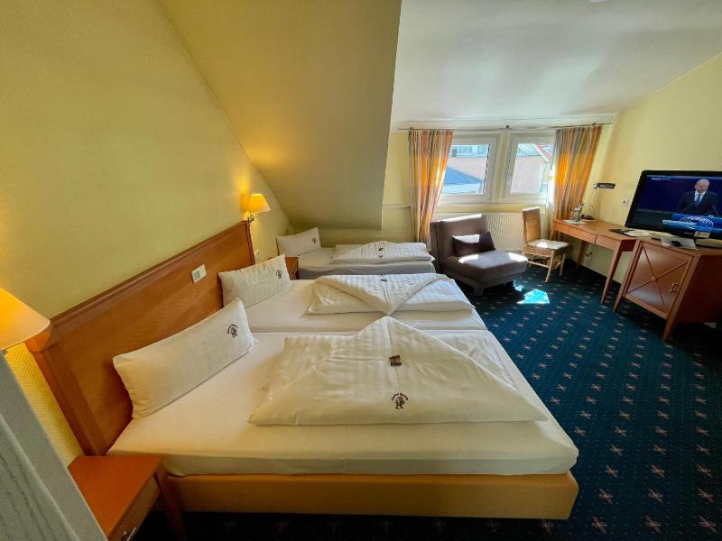 Triple Room image 2