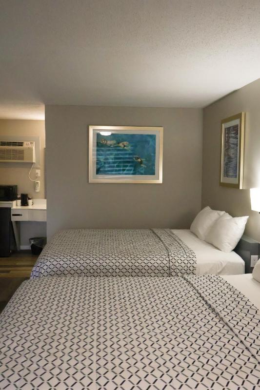 Economy Inn Historic District - image 17