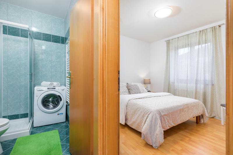 Modern new apartments Pula - image 2