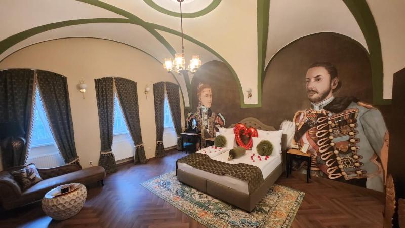 VICTORIAN HOUSE - image 31