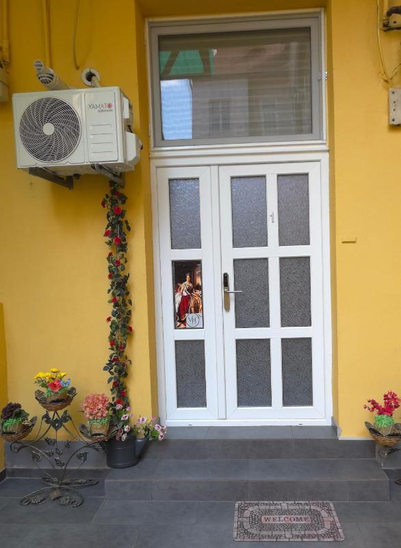 VICTORIAN HOUSE - image 45