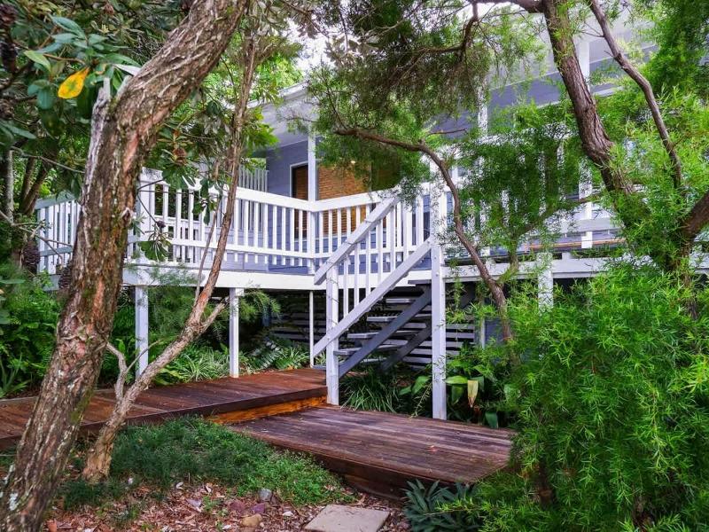 Moffat Beach Gem - Steps to Surf Trails Cafes - image 6