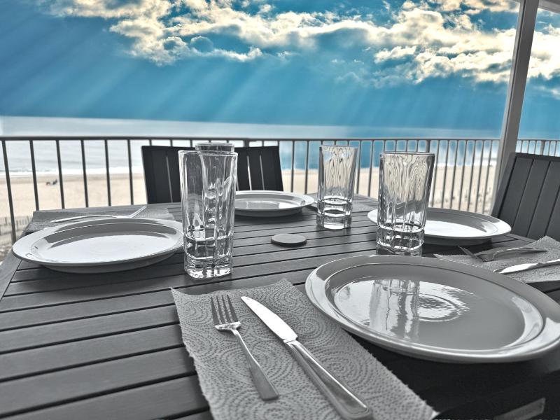 Family Friendly 2BR Amazing Unobstructed Ocean ViewHuge Balcony Pool - image 25
