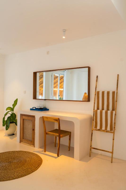 KUKI BEACH - Luxury Beachfront Villa in Ahangama - image 15