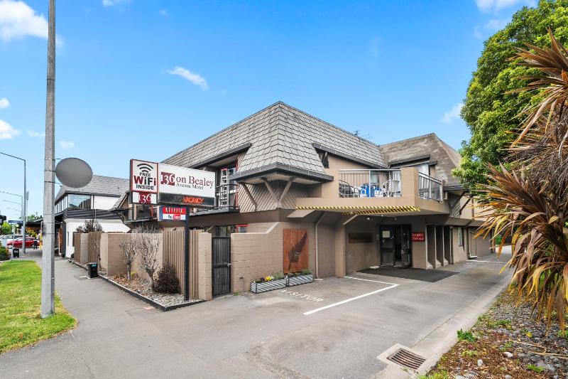 136 On Bealey Motel - image 14