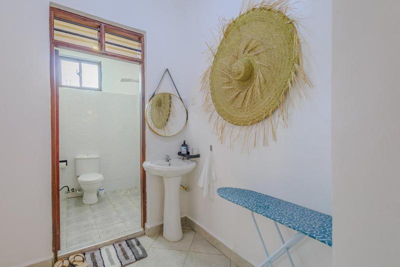 Marahaba Holiday Suites First Floor 1BR 5 Min Drive to Diani Beach - image 8