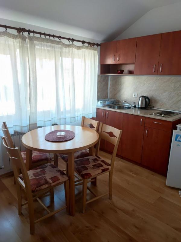 Studio with Balcony image 4