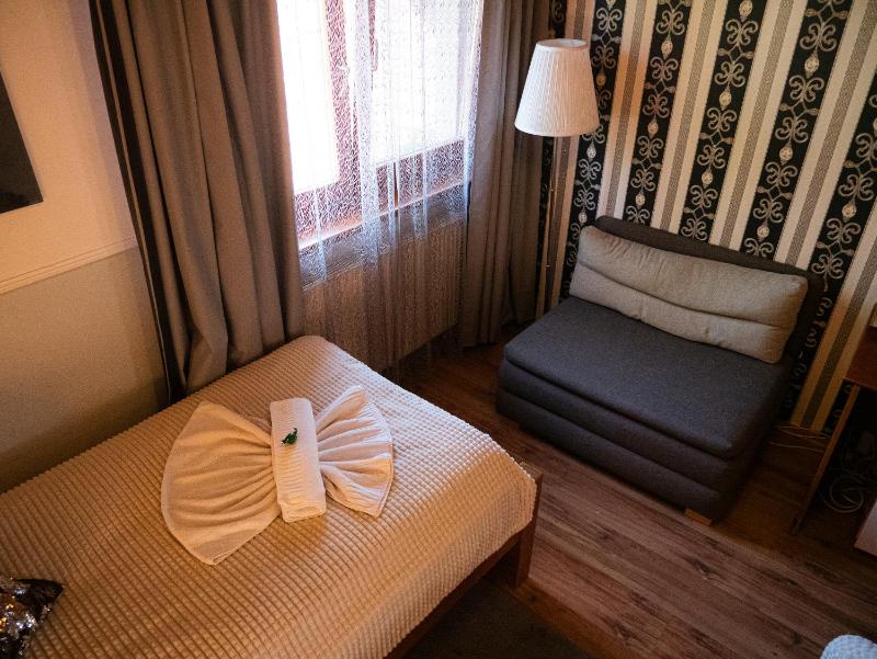 Triple Room image 2