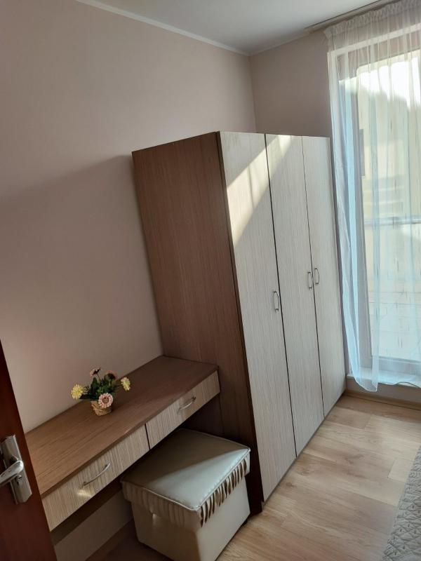 One-Bedroom Apartment image 3