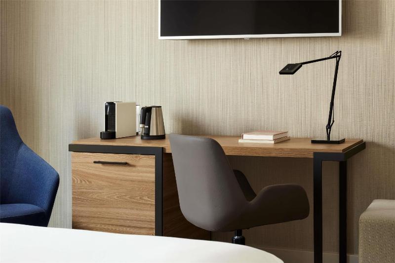 Superior Double or Twin Room with Terrace image 4
