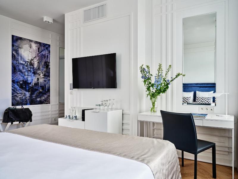 Standard Room image 4