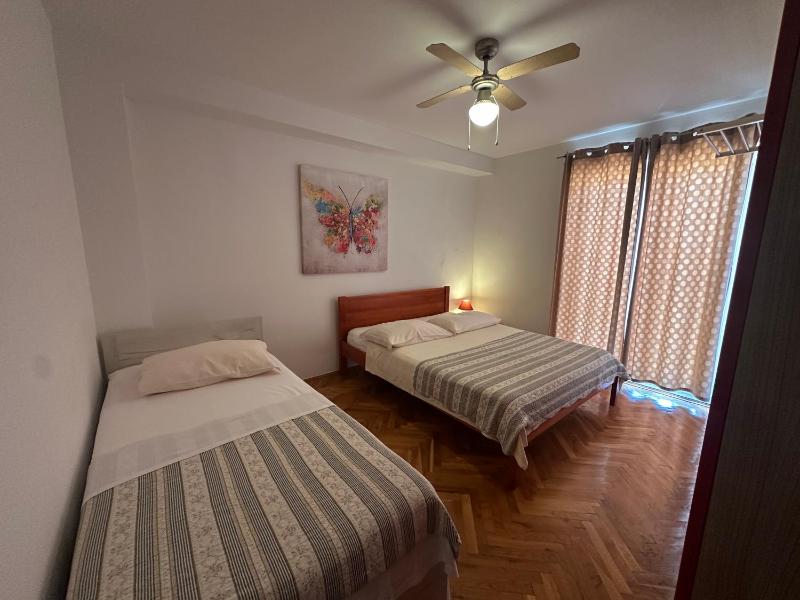 Apartment with Sea View image 3