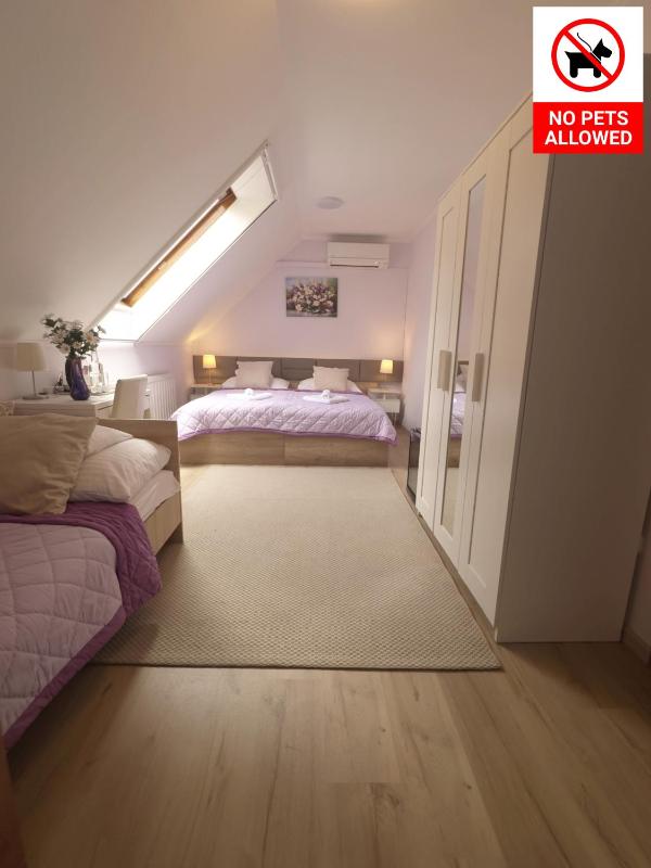 Main Building - Triple room image 1