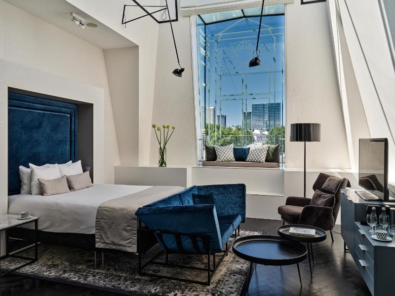 Queen Suite image 1