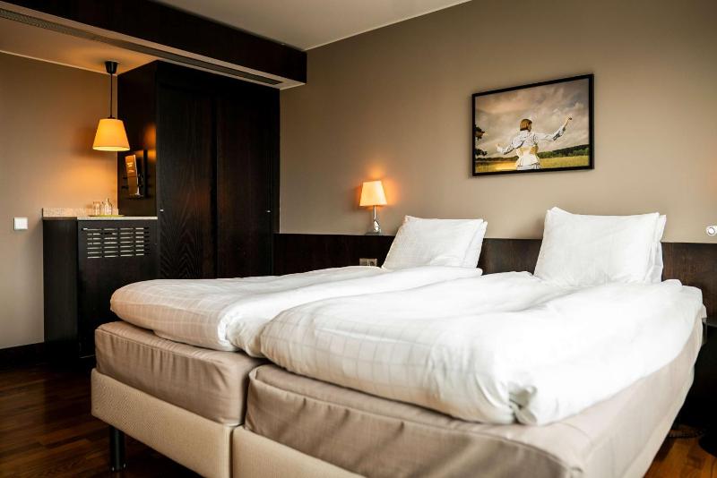 Superior Twin Room image 1