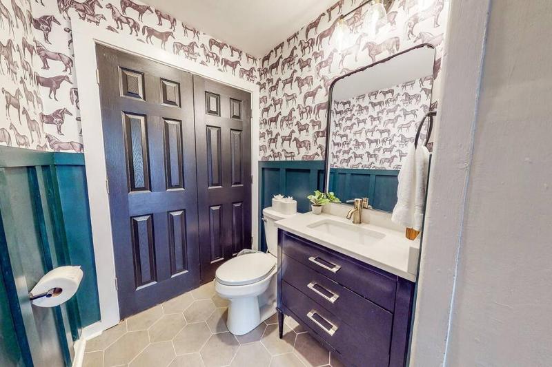 NEW Luxury Home near Downtown Close to Nulu - image 27