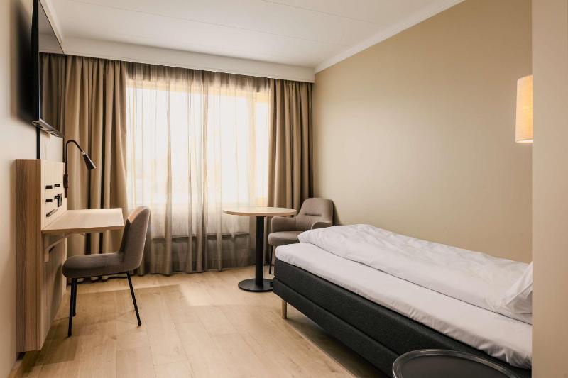 Standard Single Room image 4