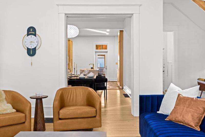Gatsby House Mansion w Game Lounge & Hot Tub - image 3