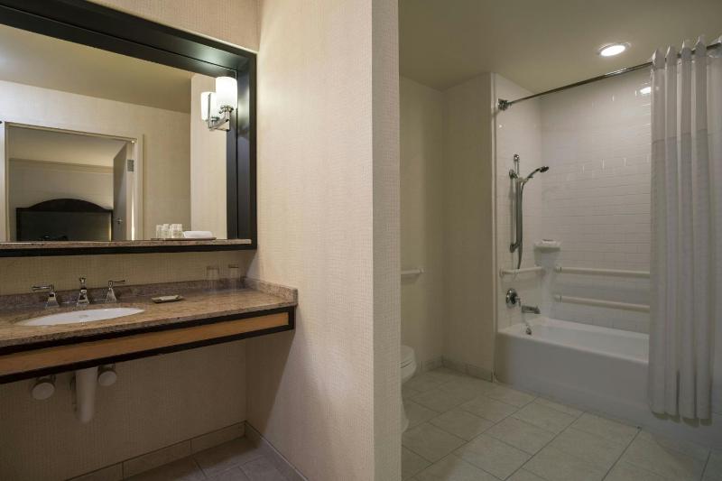 Executive, Guest room, 2 Queen image 2