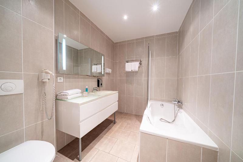 Double Room image 2