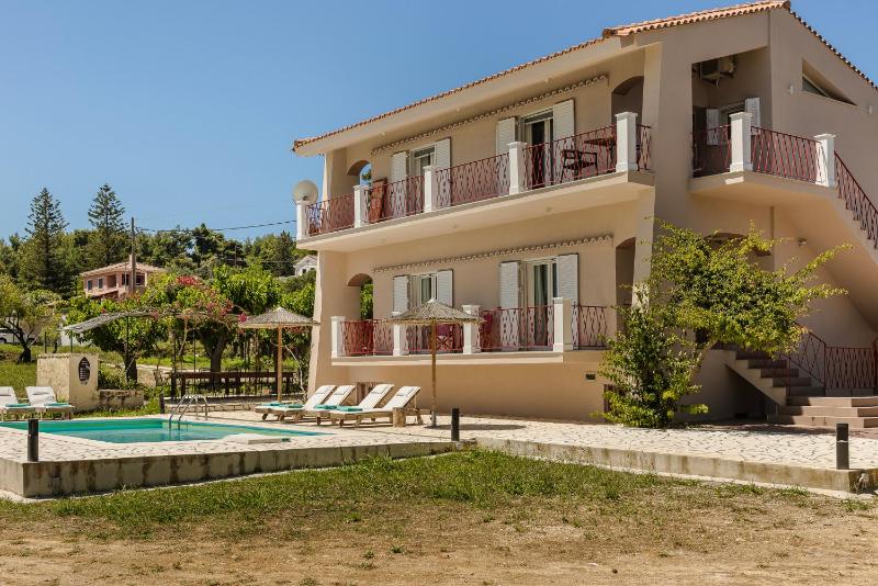 Three-Bedroom Villa image 1