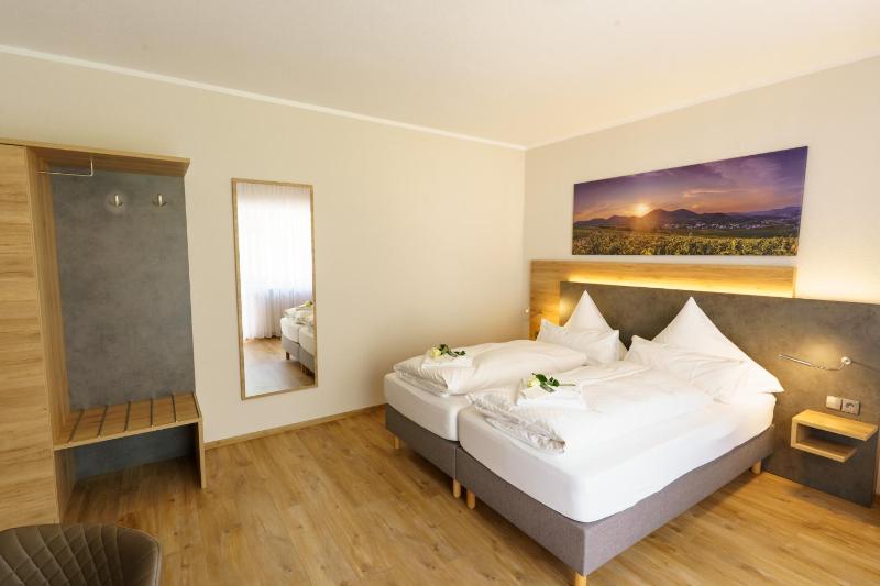 Double Room with Terrace image 2