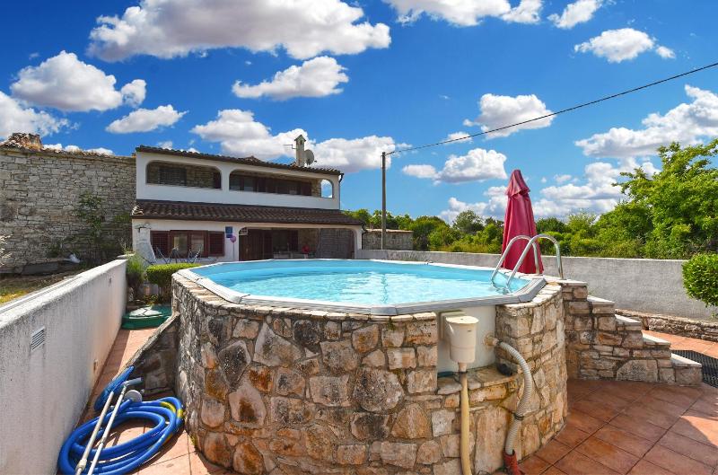 Charming home with pool in Barbariga - image 21