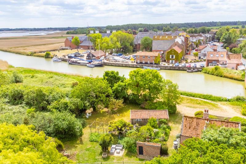 Stunning estuary views - Riverside Cottage - image 34