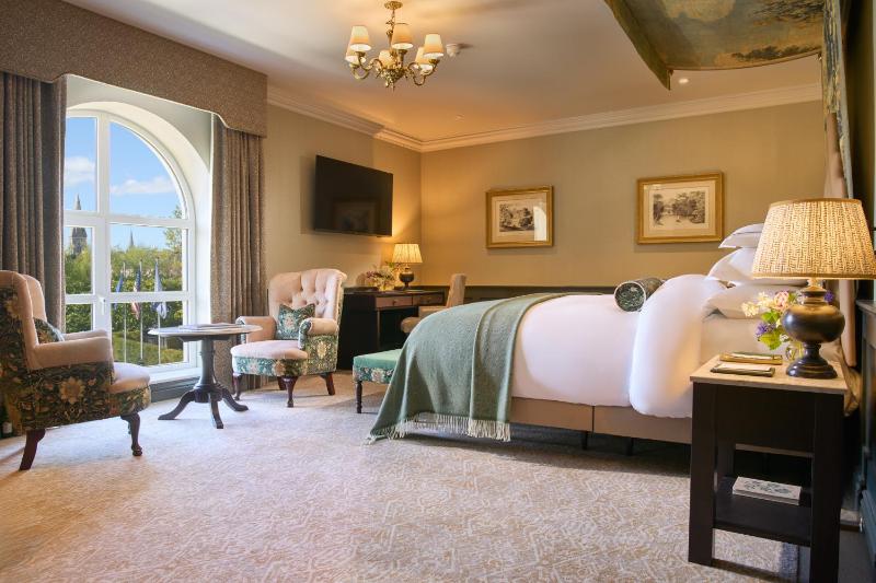 One-Bedroom Suite image 1